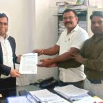 khaatoo shyaam padayaatriyon kee suvidha ko lekar jila kalektar ke naam saumpa gyaapan